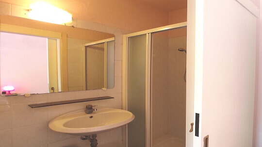 image bathroom economy triple room hotel rita major florence